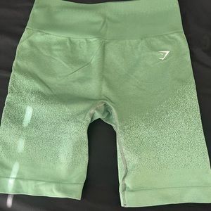 Gymshark adapt ombré green workout set